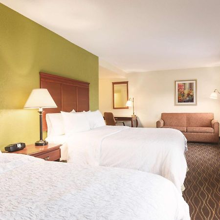 Hampton Inn & Suites Greenfield Esterno foto