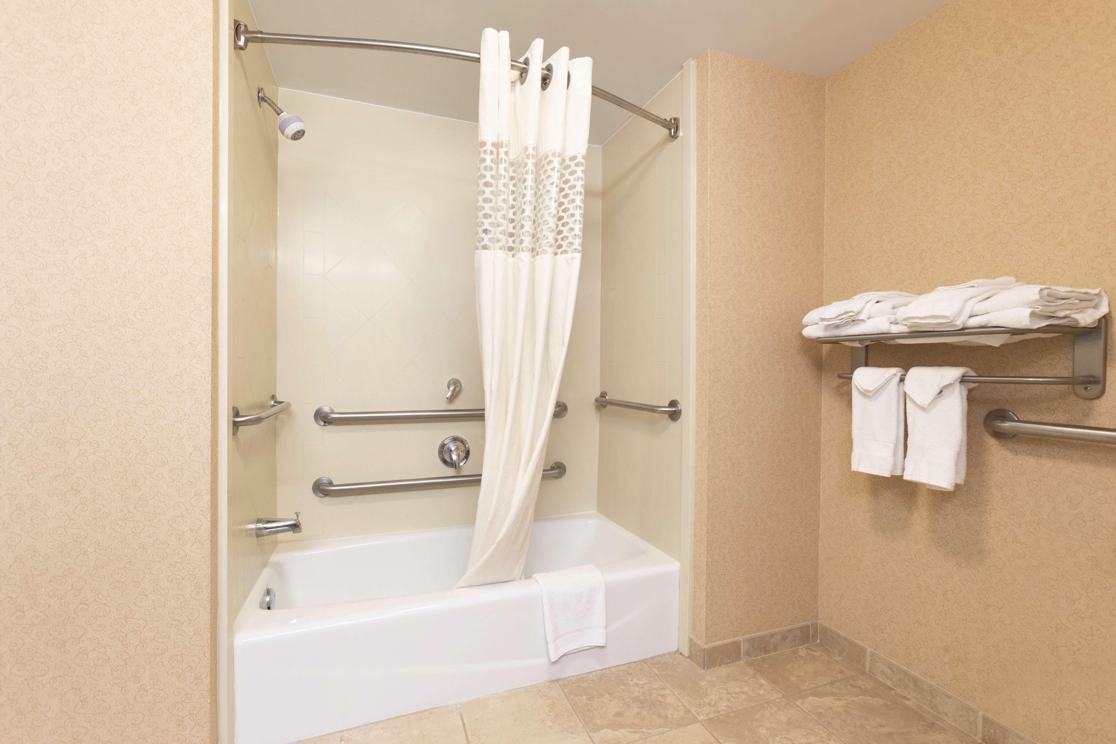 Hampton Inn & Suites Greenfield Esterno foto