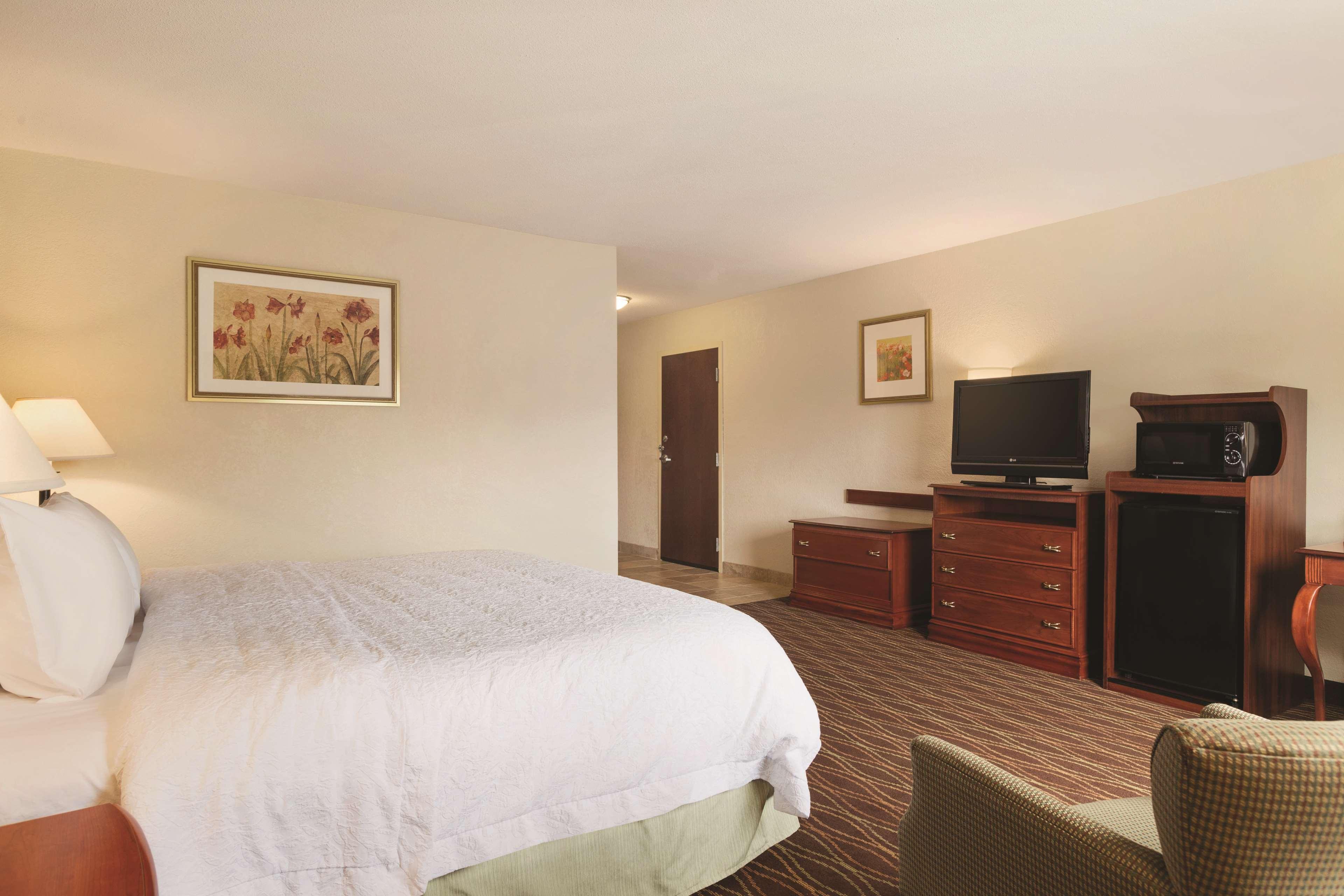 Hampton Inn & Suites Greenfield Esterno foto