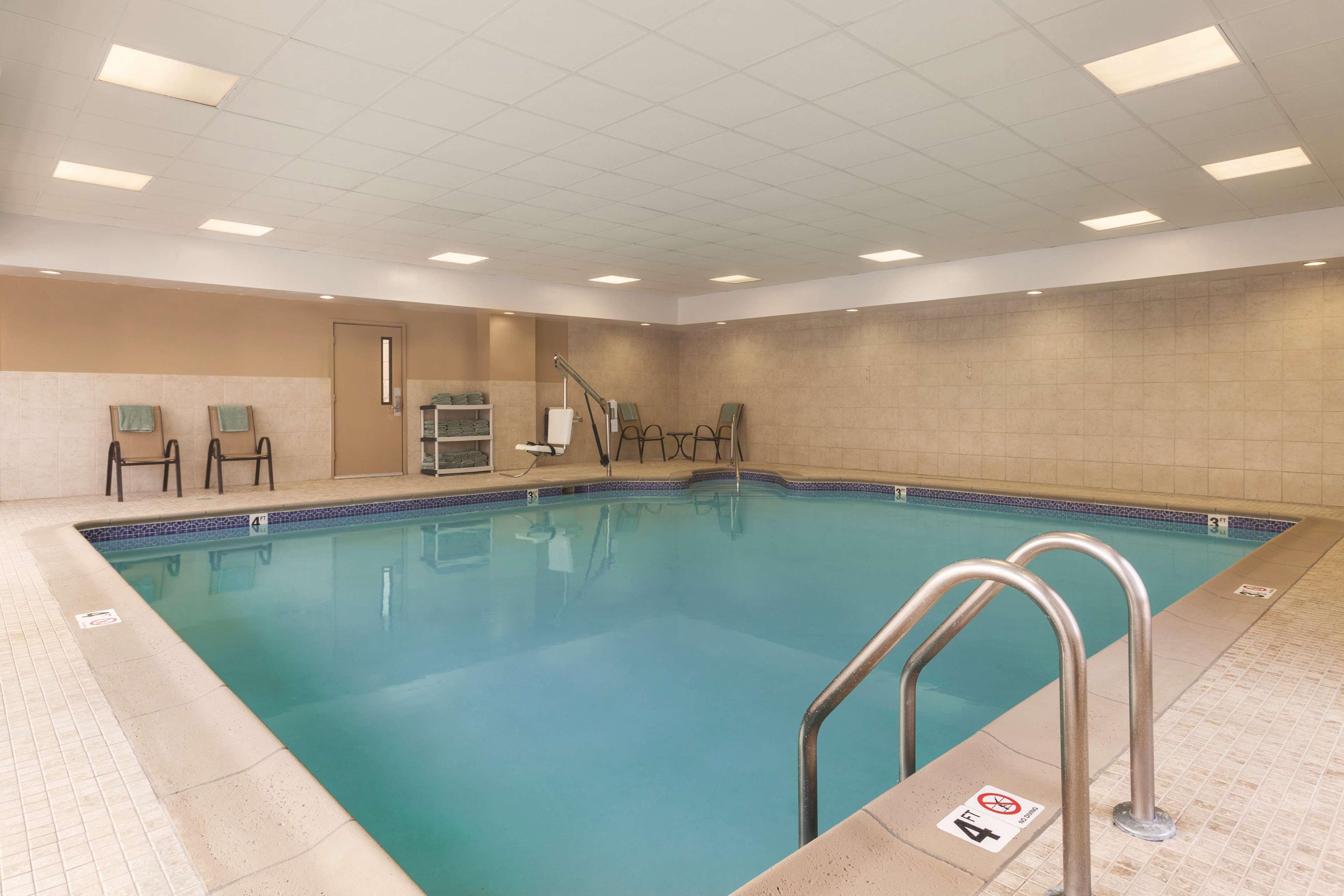 Hampton Inn & Suites Greenfield Esterno foto