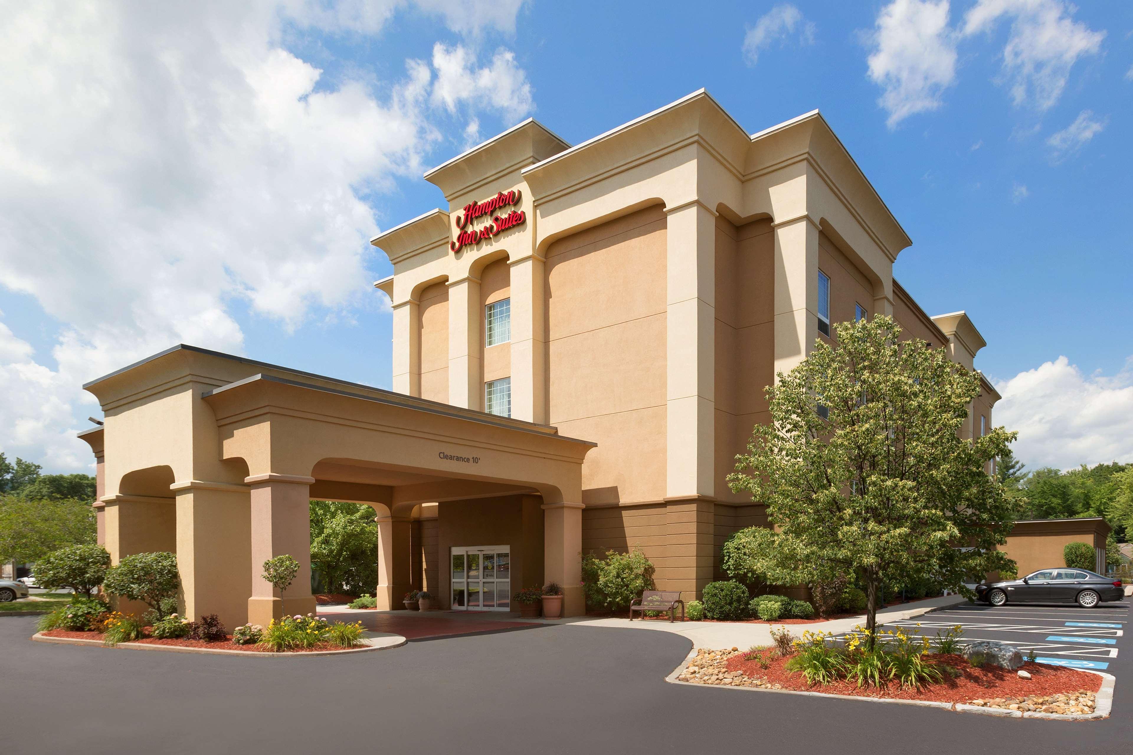Hampton Inn & Suites Greenfield Esterno foto