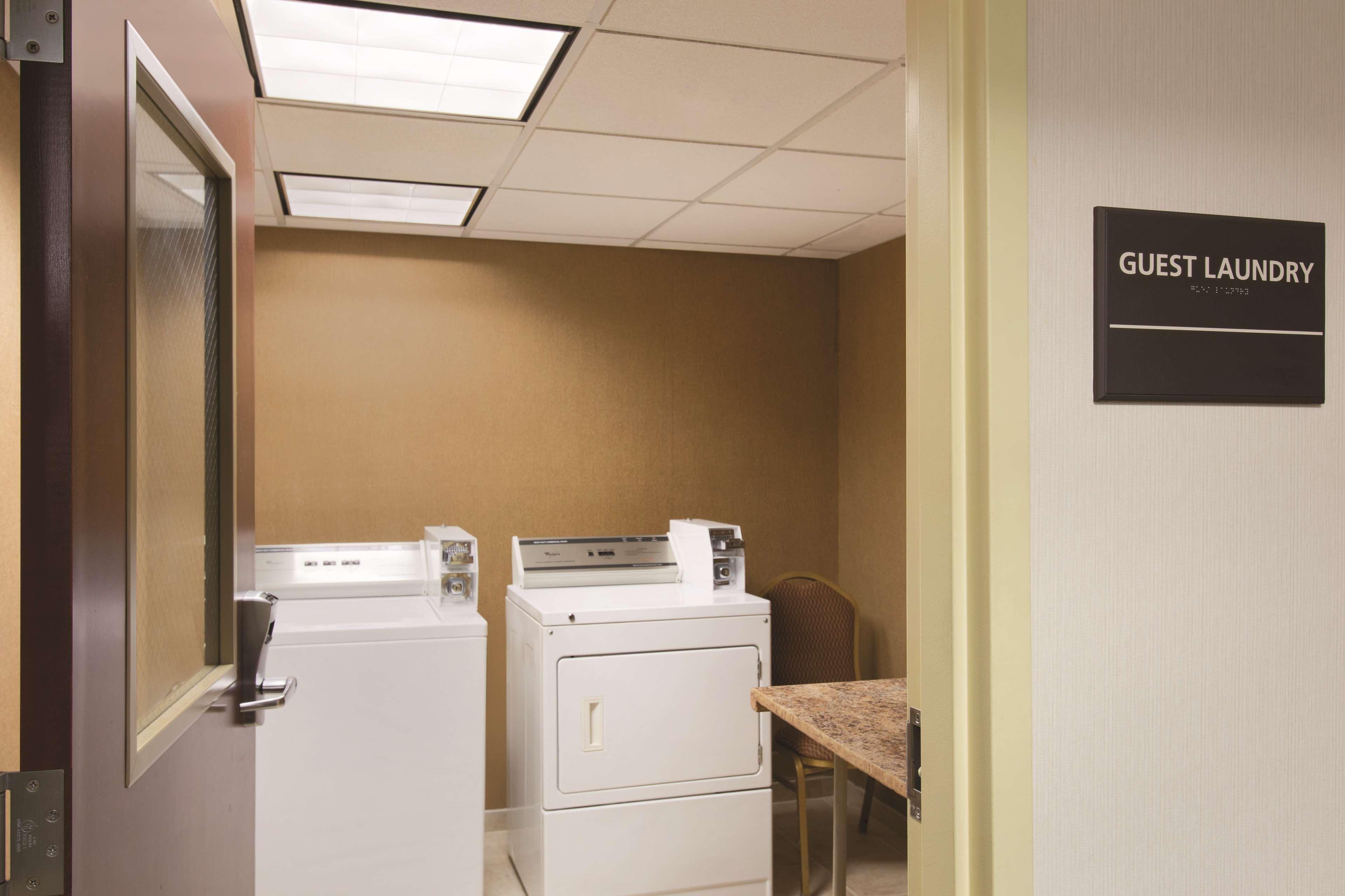 Hampton Inn & Suites Greenfield Esterno foto