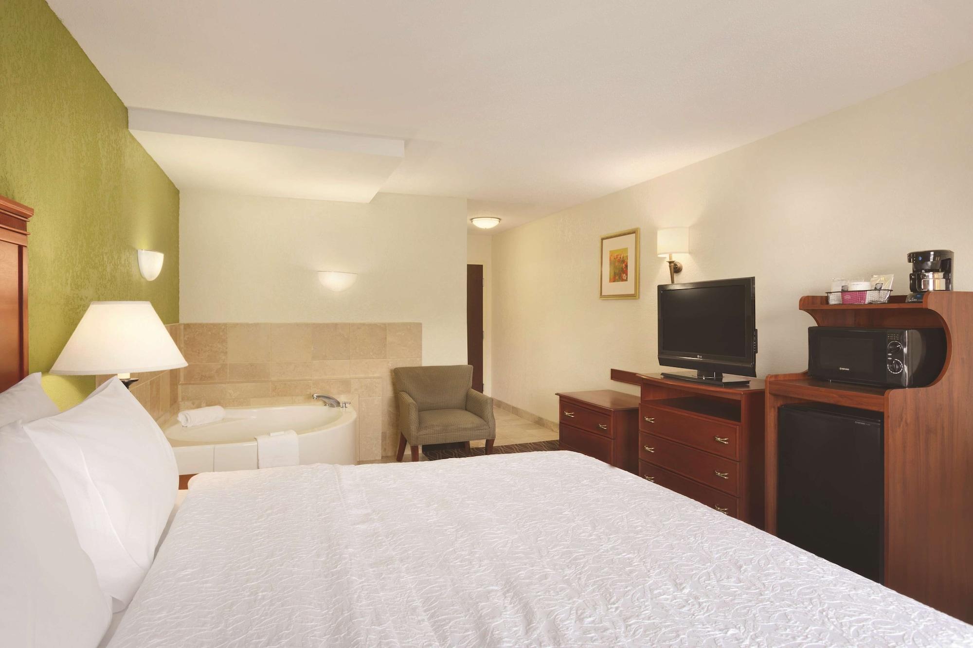 Hampton Inn & Suites Greenfield Esterno foto