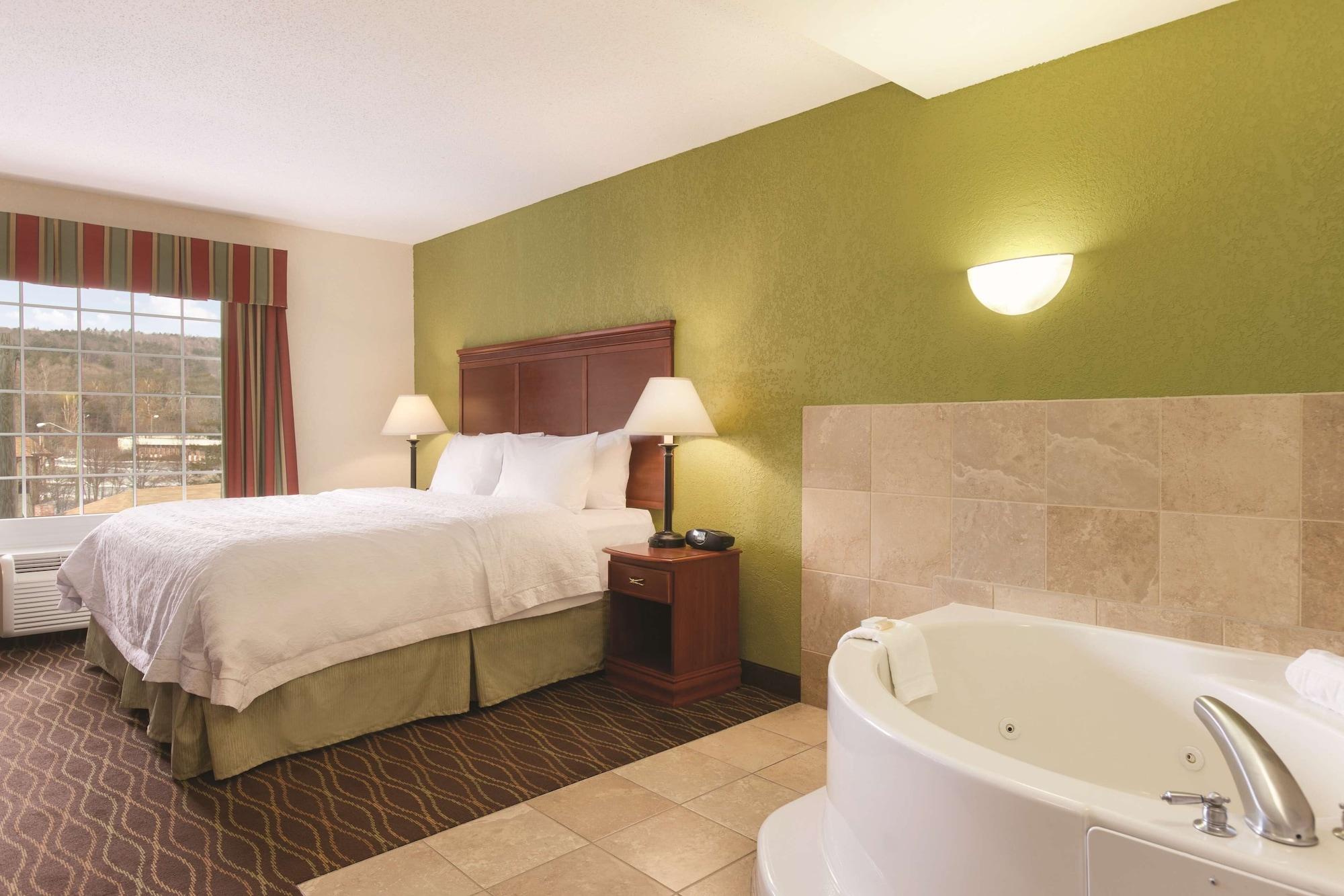 Hampton Inn & Suites Greenfield Esterno foto
