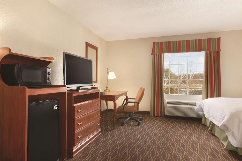 Hampton Inn & Suites Greenfield Esterno foto