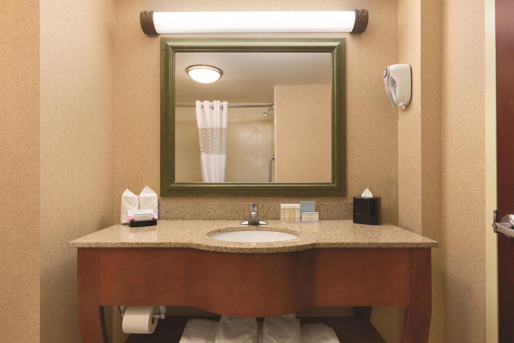 Hampton Inn & Suites Greenfield Esterno foto