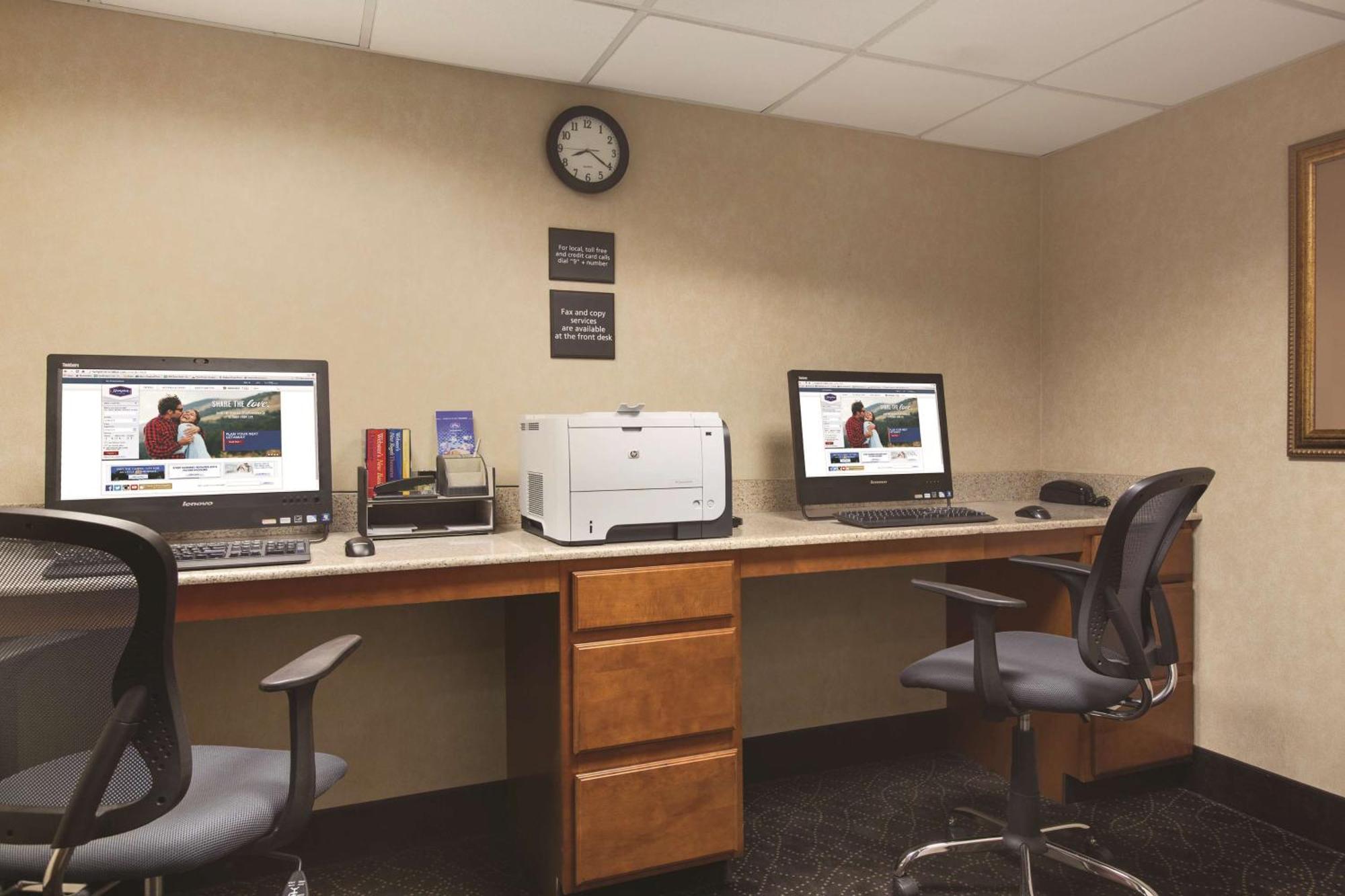 Hampton Inn & Suites Greenfield Esterno foto
