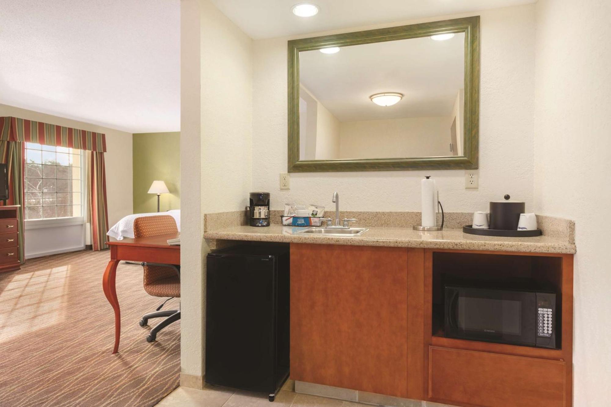Hampton Inn & Suites Greenfield Esterno foto