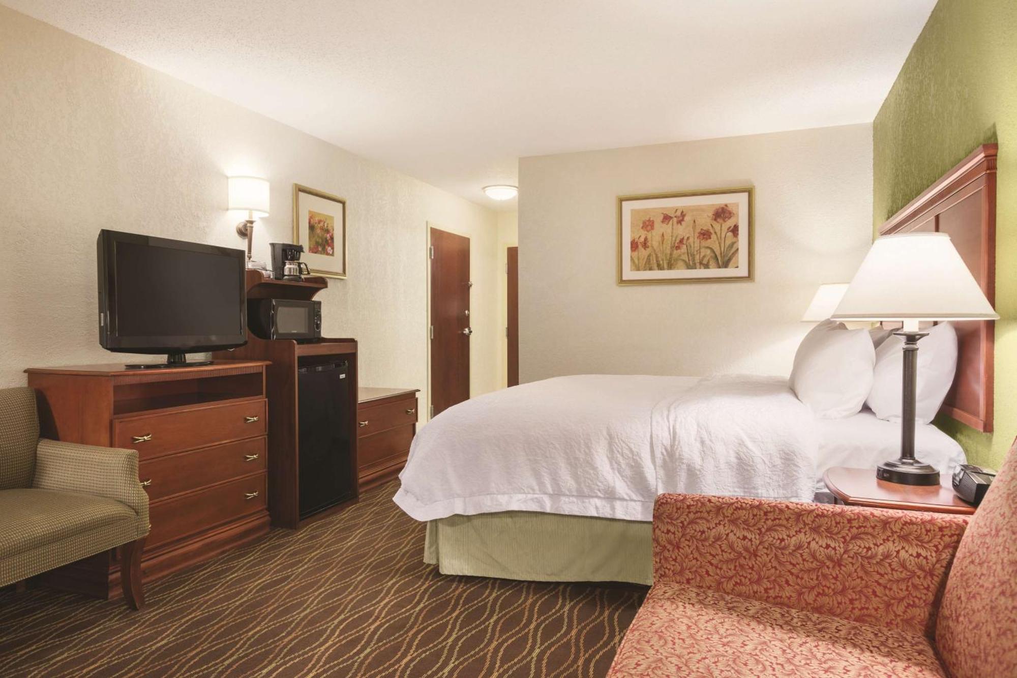 Hampton Inn & Suites Greenfield Esterno foto