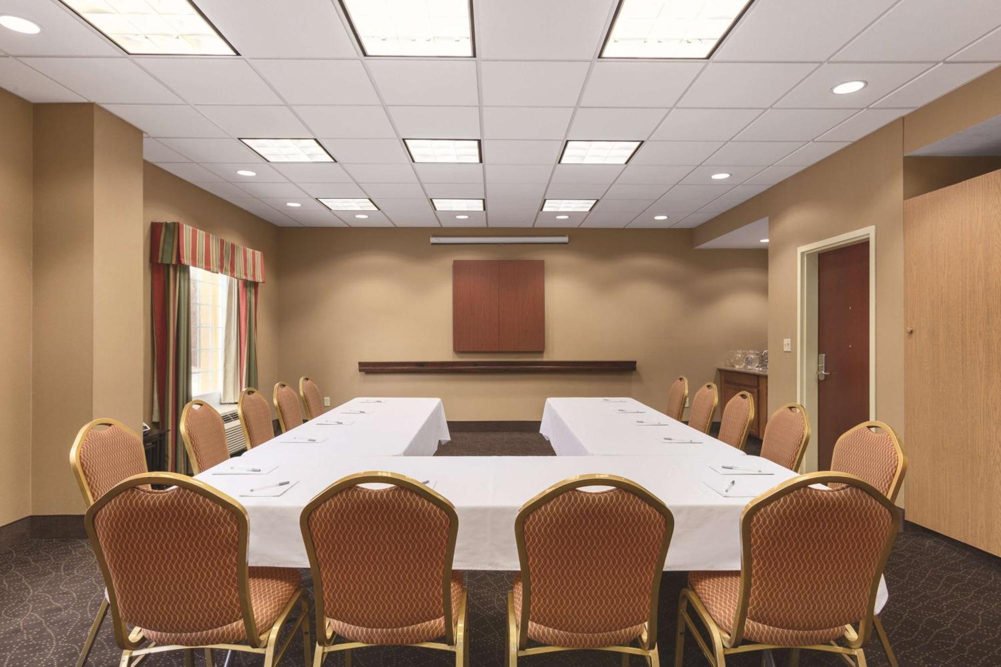 Hampton Inn & Suites Greenfield Esterno foto