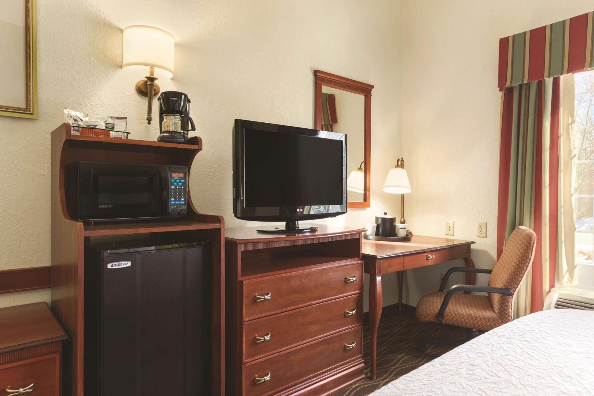Hampton Inn & Suites Greenfield Esterno foto