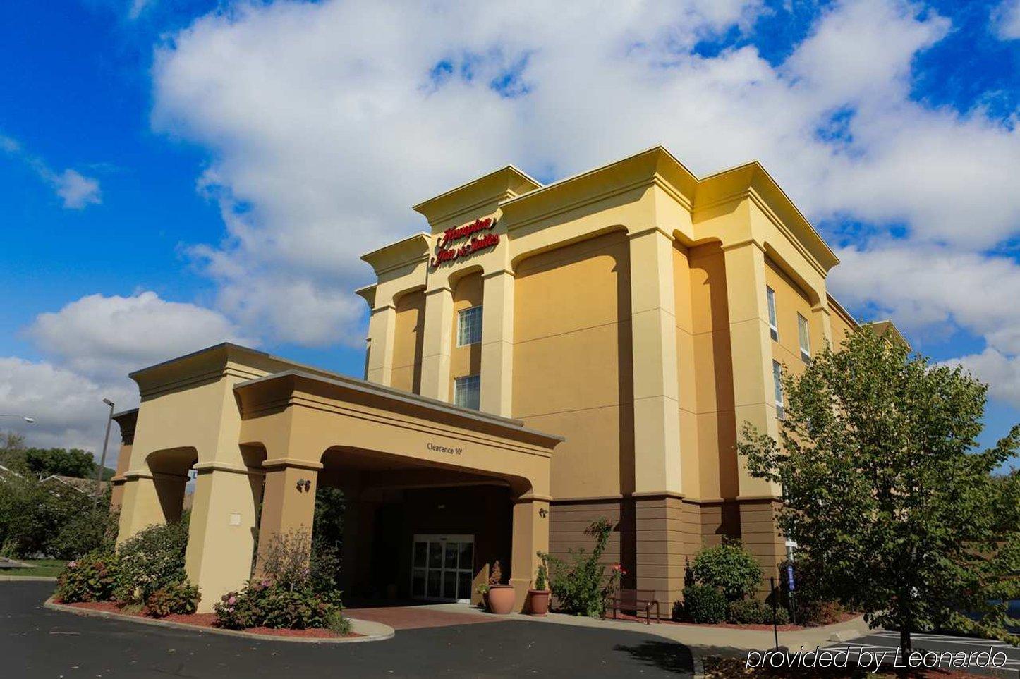 Hampton Inn & Suites Greenfield Esterno foto