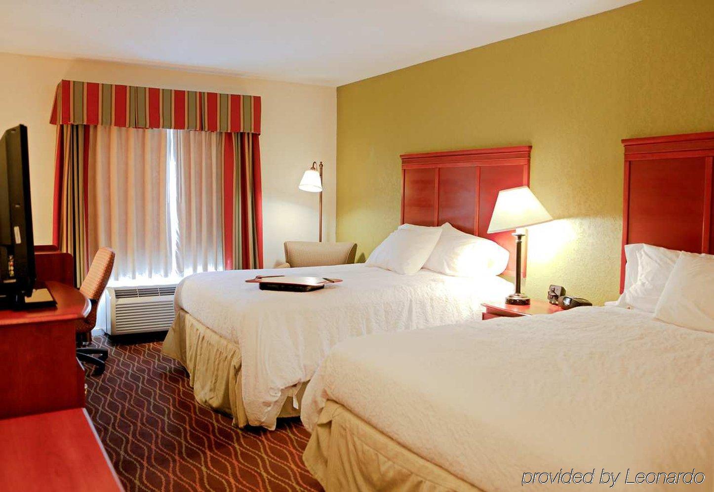 Hampton Inn & Suites Greenfield Esterno foto