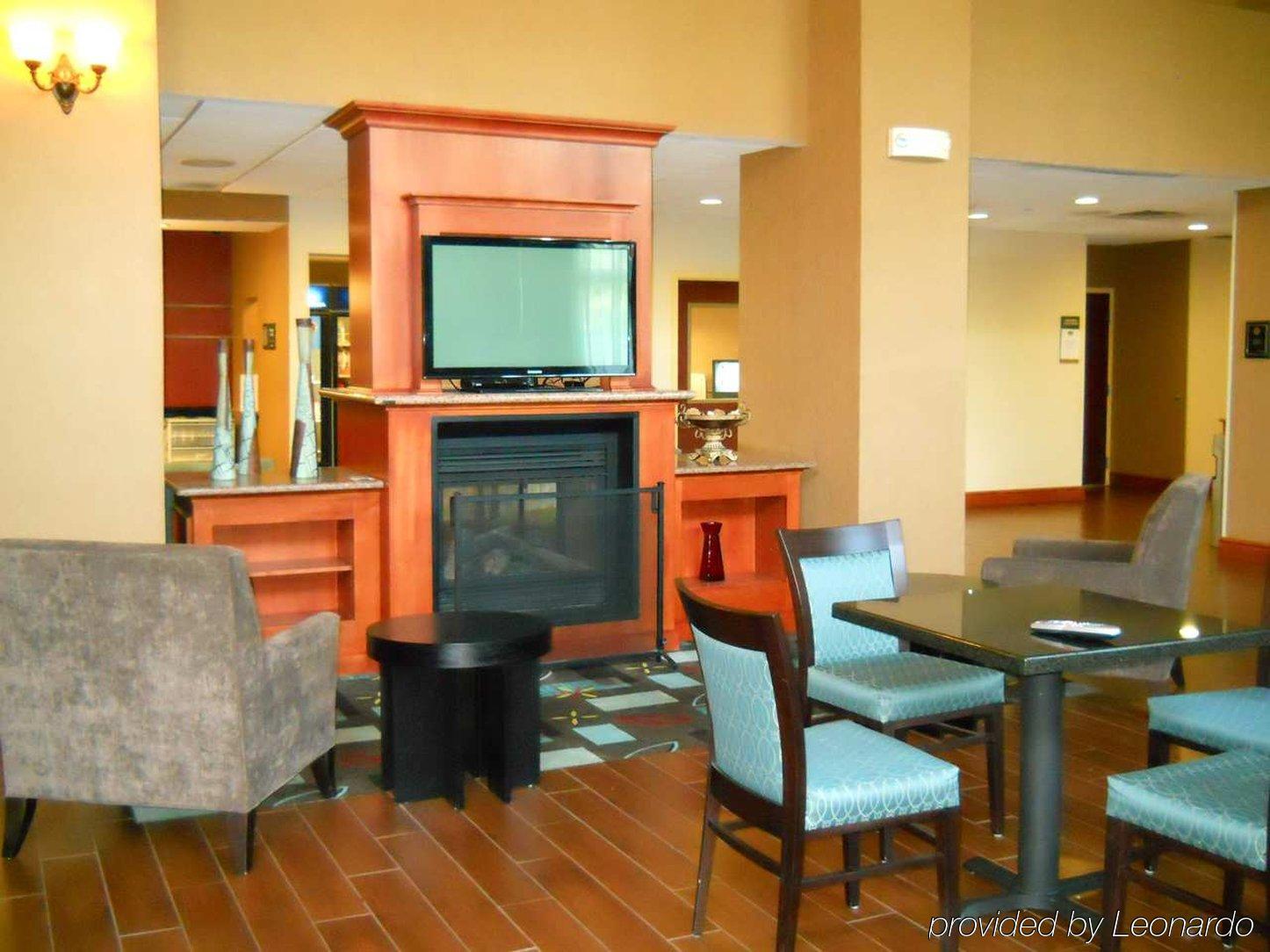 Hampton Inn & Suites Greenfield Esterno foto