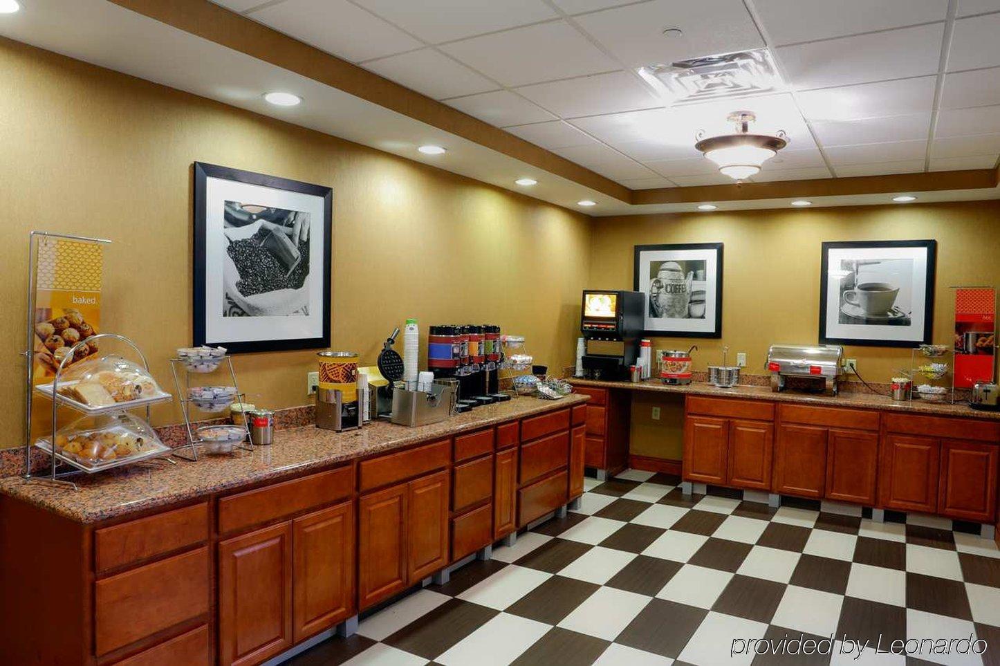 Hampton Inn & Suites Greenfield Esterno foto