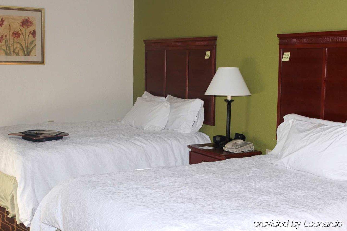 Hampton Inn & Suites Greenfield Esterno foto