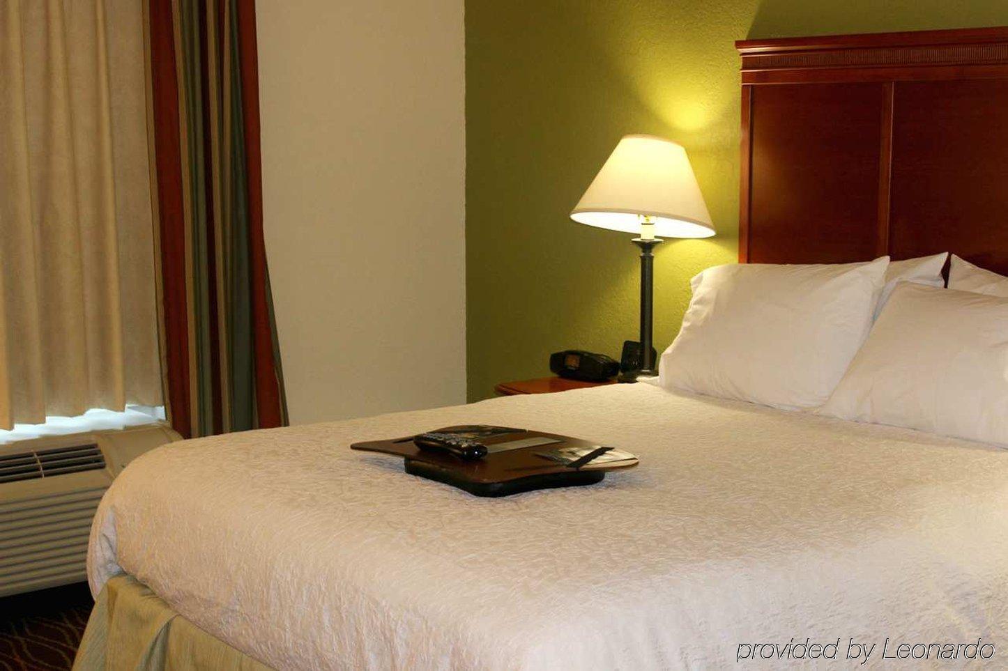 Hampton Inn & Suites Greenfield Esterno foto